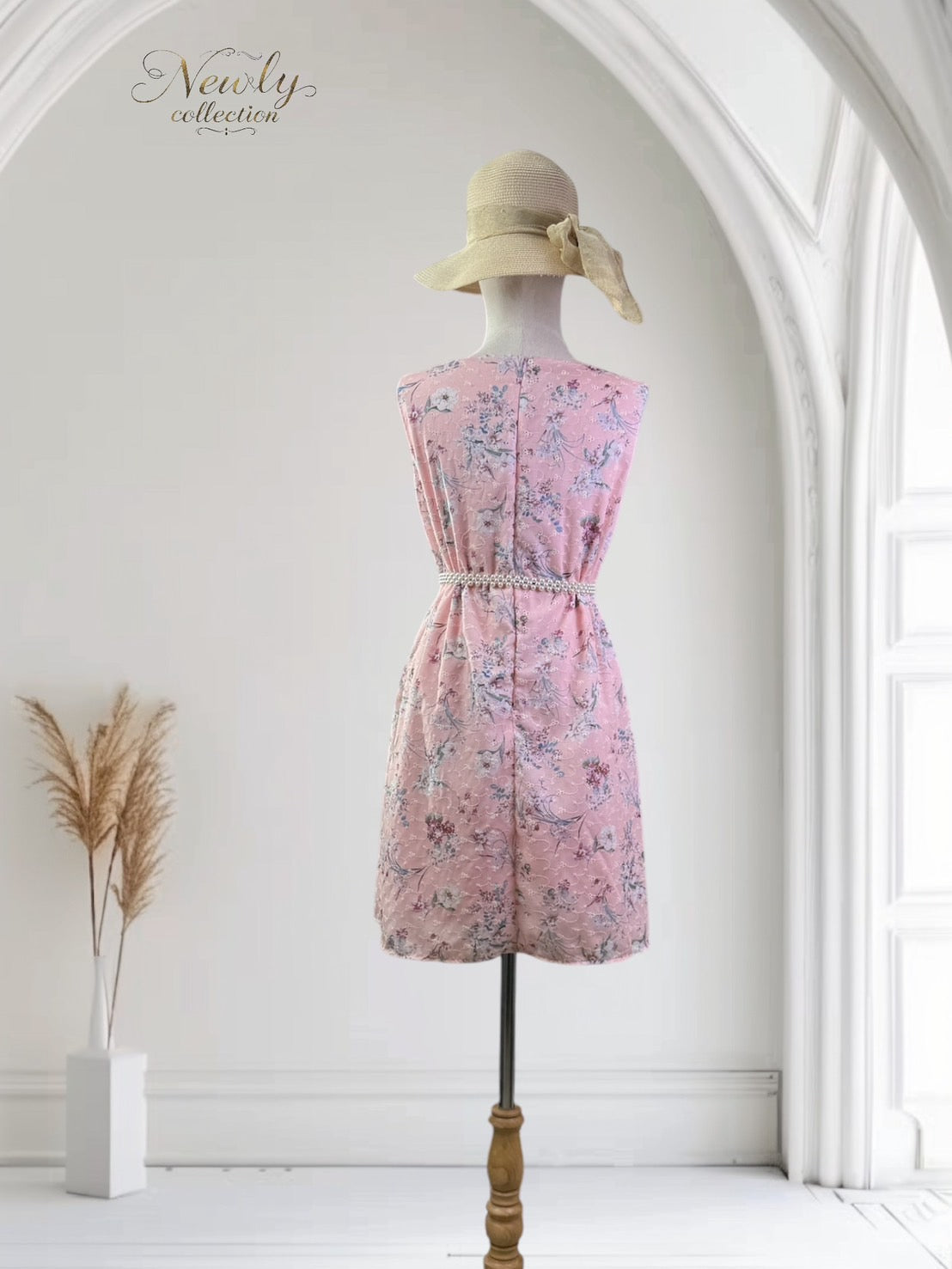 Sleeve less dress
